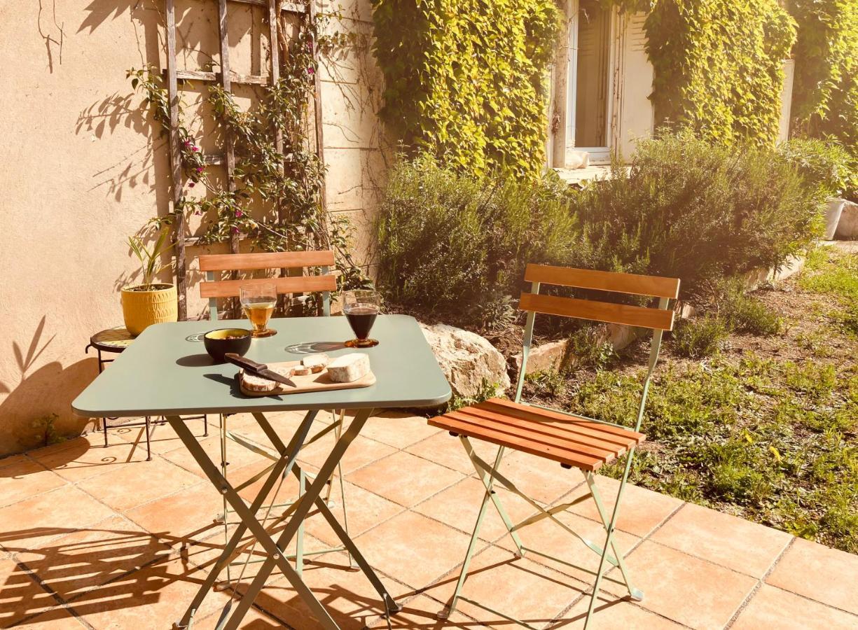 Bed and Breakfast Le Repaire De La Reveuse Saint-Frajou Zewnętrze zdjęcie